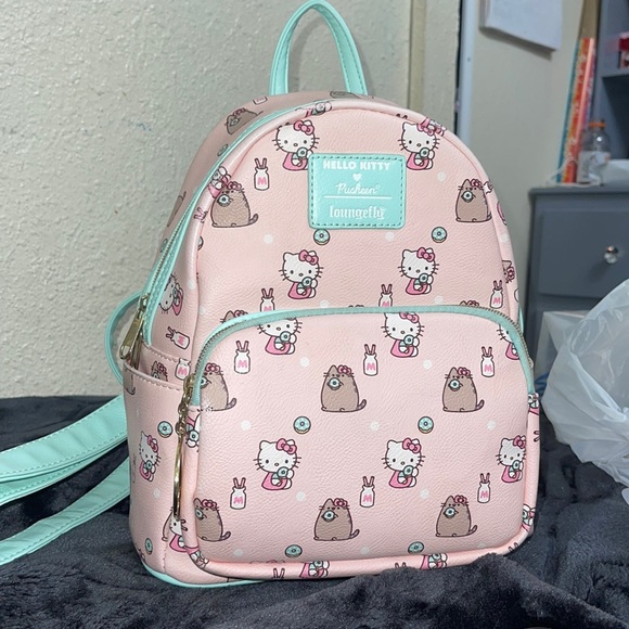 Hello Kitty x Pusheen Loungefly - Picture 1 of 2